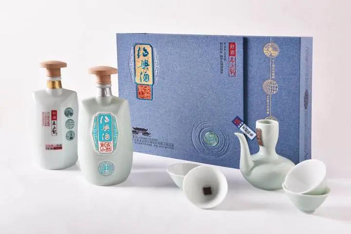 敢以“不上頭”命名，這款黃酒新品的目標，不只是標桿