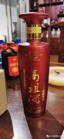 80年代的龍酒和鳳酒多少錢(qián)(龍鳳酒價(jià)格及圖片)