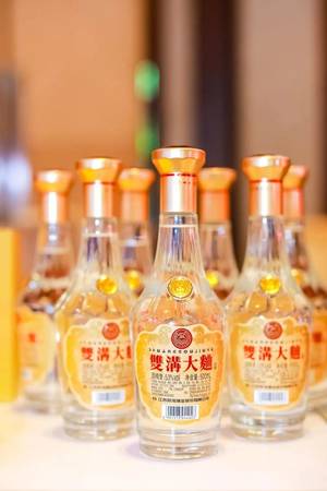 光瓶4個(gè)一打的是什么酒(四大光瓶酒)