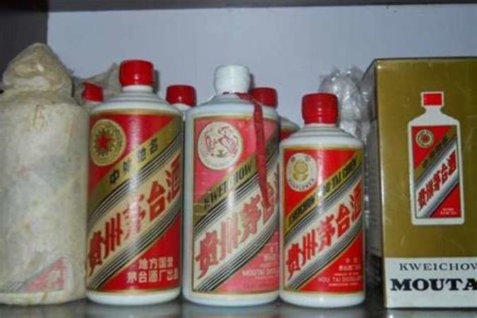 用什么酒泡黑螞蟻,黑螞蟻泡酒有什么功效