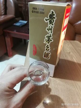 茅臺(tái)年份酒能賣多少錢一瓶,現(xiàn)在能賣多少錢一瓶